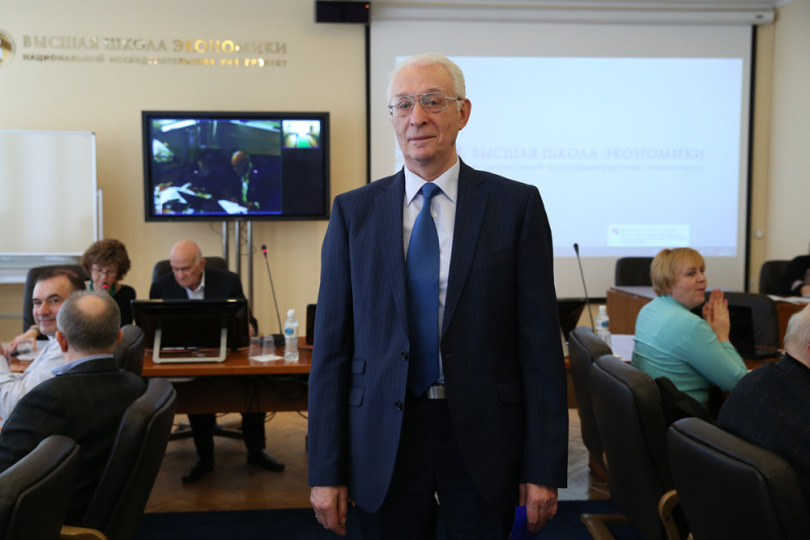 Михаил Бек награжден знаком «Почетный работник высшего профессионального образования Российской Федерации»