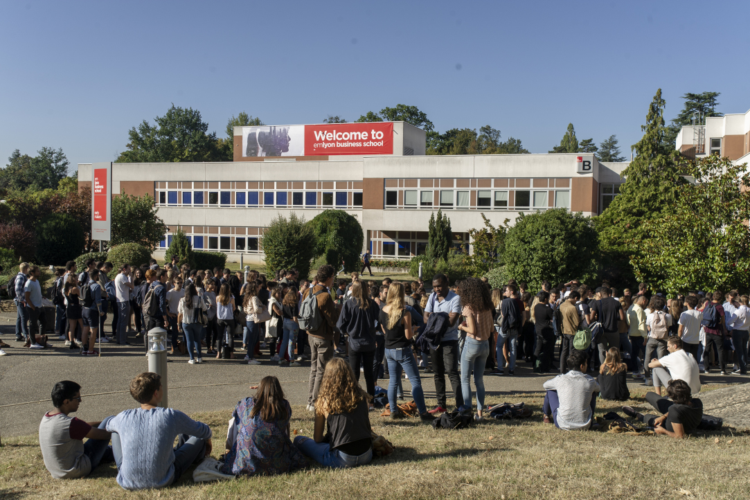 EMLyon Business School is a new partner of the Graduate School of Business