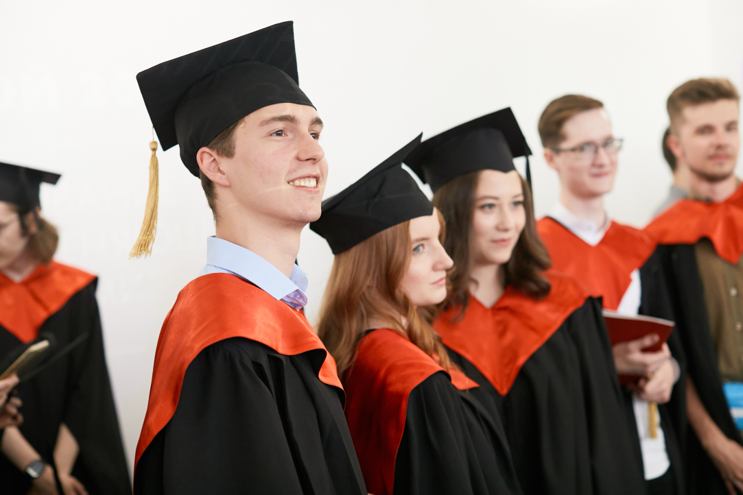 В ВШБ прошли выпускные образовательных программ бакалавриата и магистратуры