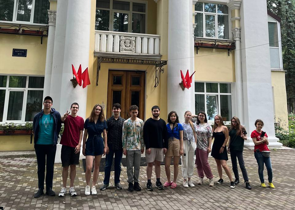 Студенты ВШБ получили бесплатные путевки в санаторий