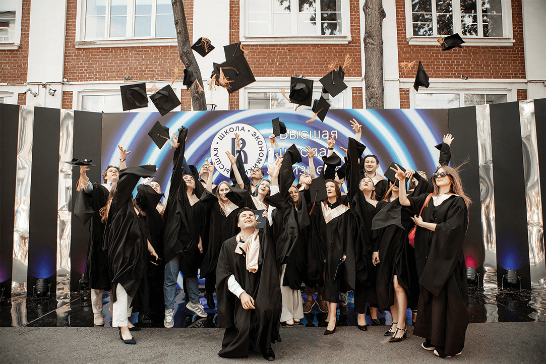Высшая школа бизнеса НИУ ВШЭ торжественно поздравила выпускников бакалавриата и магистратуры-2024