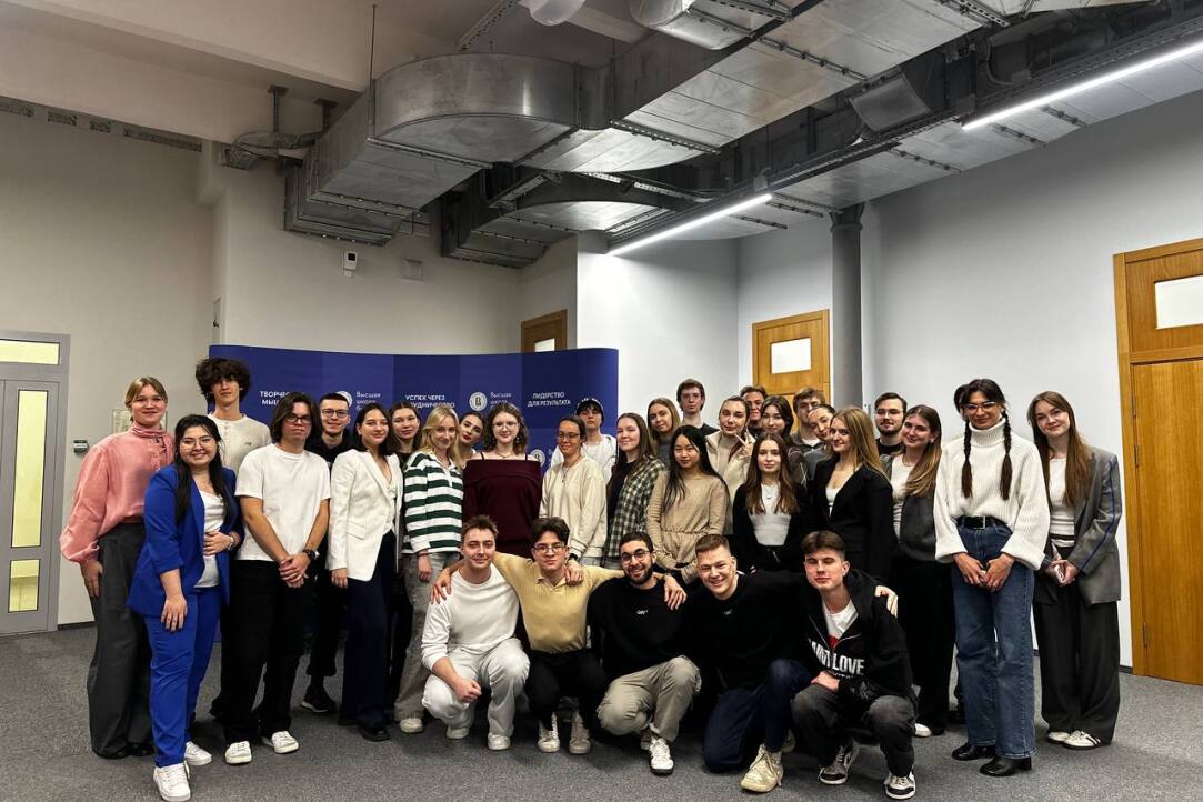 Наставники и кураторы вместе с заместителем директора Высшей школы бизнеса ВШЭ подвели итоги адаптации первокурсников