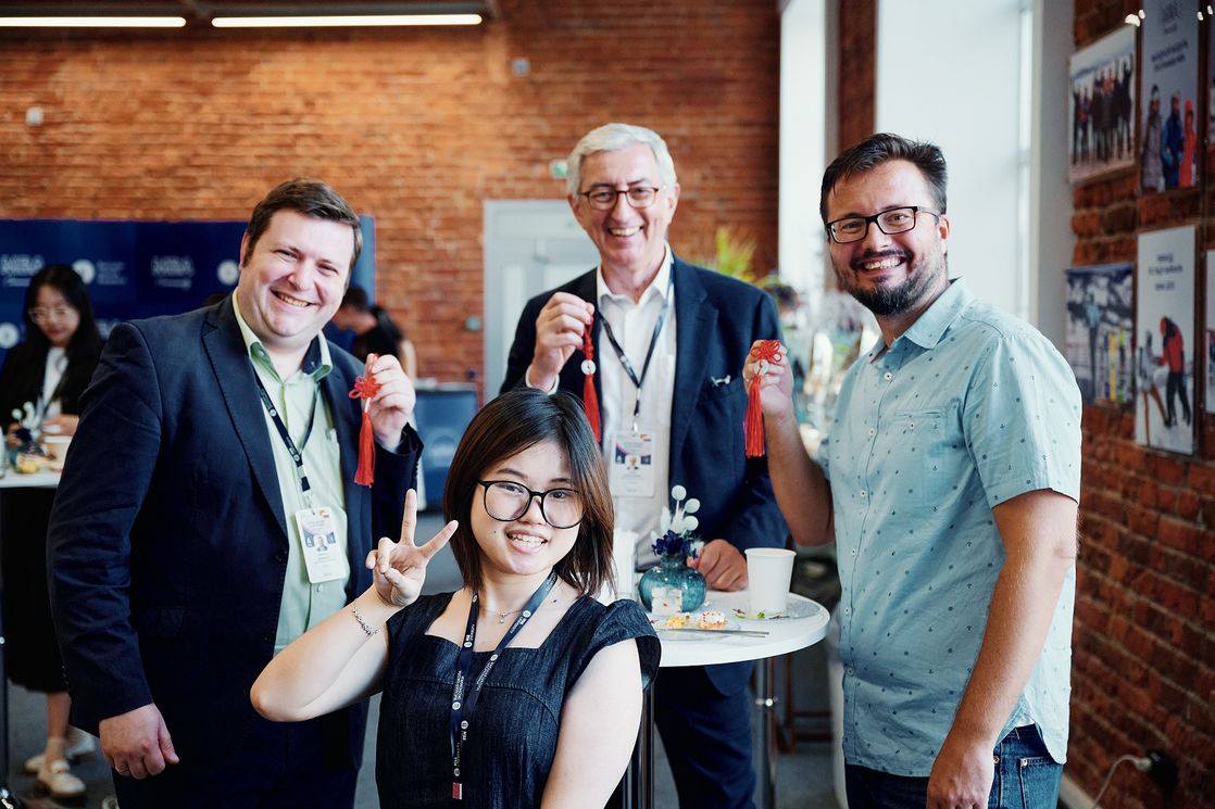 Ivan Prostakov (center), Mikhail Komarov (left), Zeljko Tekic (right)