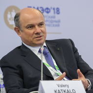 The dean of HSE Graduate School of Business Valery Katkalo has welcomed the members and talked about the importance of academic committees of a new type in the development of the business school according to international standards of quality: